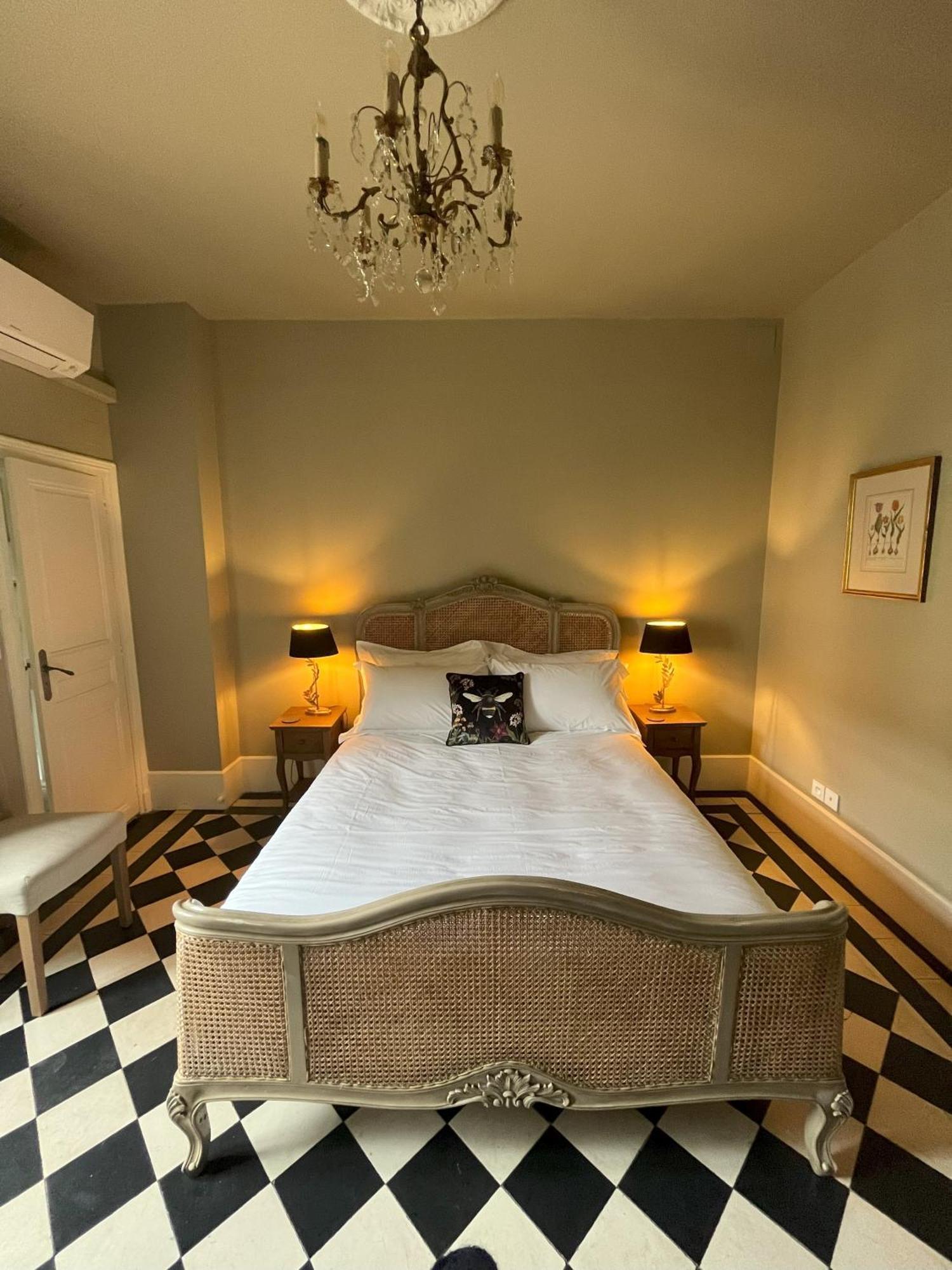 Number 8 Bed and Breakfast Meursault Buitenkant foto