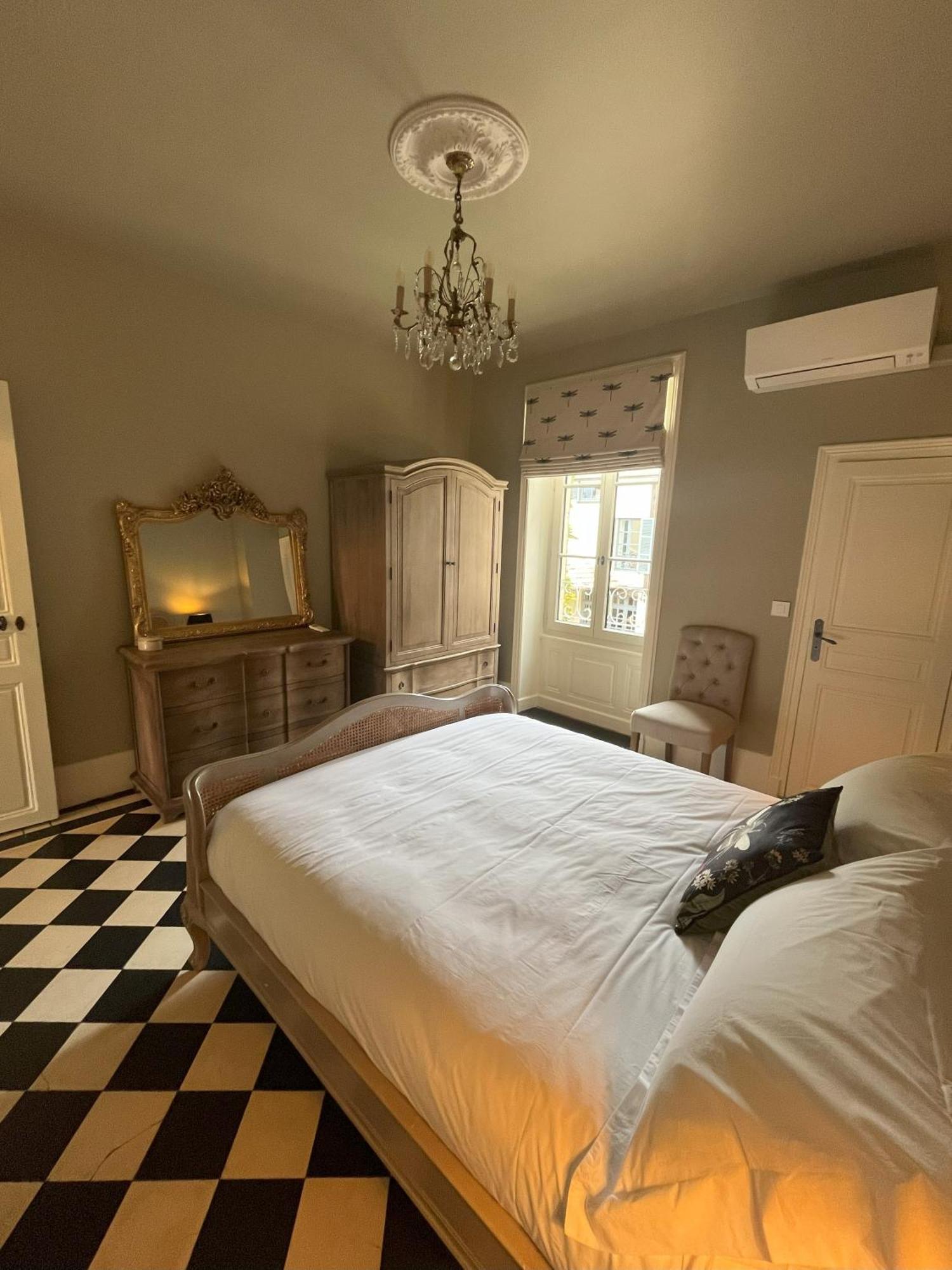 Number 8 Bed and Breakfast Meursault Buitenkant foto