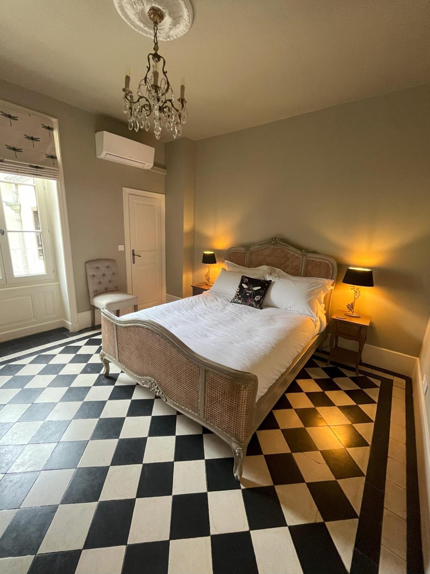 Number 8 Bed and Breakfast Meursault Buitenkant foto